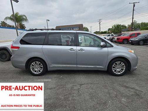 Silver Sky Metallic 2014 Toyota Sienna XLE