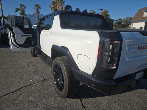Interstellar White 2024 GMC HUMMER EV Pickup 2X