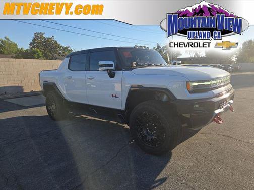 Interstellar White 2024 GMC HUMMER EV Pickup 2X