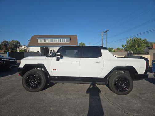 Interstellar White 2024 GMC HUMMER EV Pickup 2X
