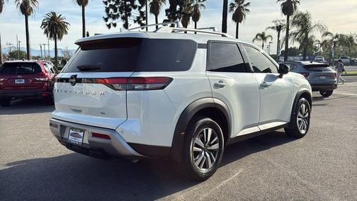 2024 Nissan Pathfinder SL FWD