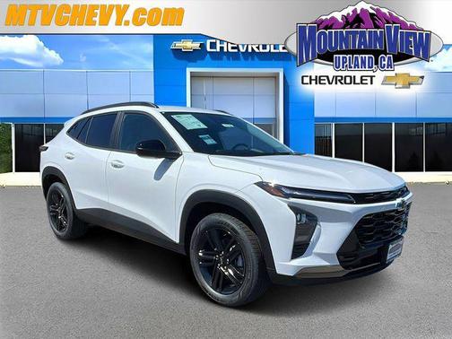 Summit White 2026 Chevrolet Trax FWD ACTIV