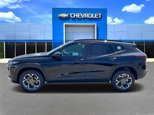 Mosaic Black Metallic 2026 Chevrolet Trax LT