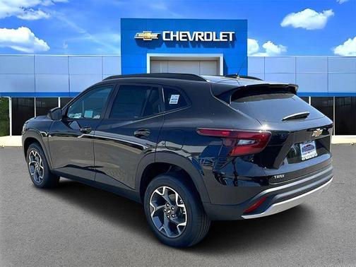 Mosaic Black Metallic 2026 Chevrolet Trax LT