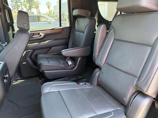 Sterling Metallic 2025 GMC Yukon XL Denali