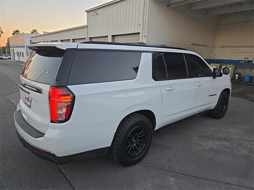 2022 Chevrolet Suburban 4WD Z71