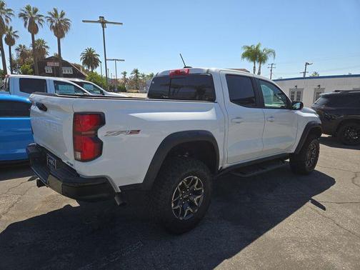 Summit White 2025 Chevrolet Colorado ZR2