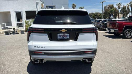 Summit White 2026 Chevrolet Traverse LT