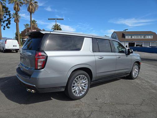 2024 Chevrolet Suburban 4WD High Country
