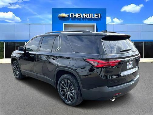 Mosaic Black Metallic 2023 Chevrolet Traverse RS