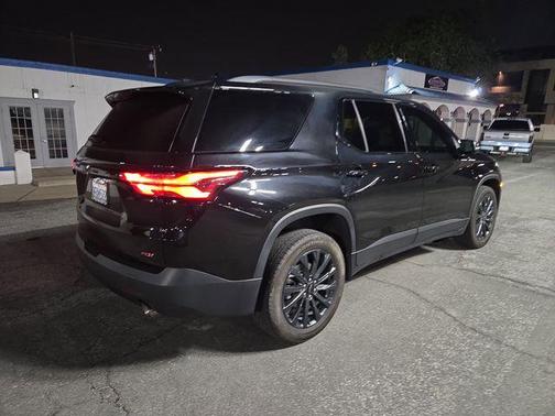 Mosaic Black Metallic 2023 Chevrolet Traverse RS