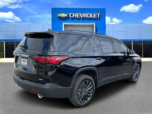Mosaic Black Metallic 2023 Chevrolet Traverse RS