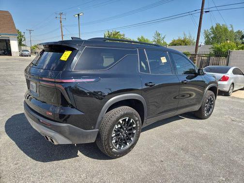 Mosaic Black Metallic 2025 Chevrolet Traverse AWD Z71
