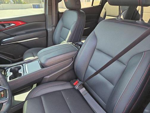 Mosaic Black Metallic 2025 Chevrolet Traverse AWD Z71