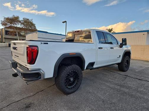 2022 GMC Sierra 2500 SLT