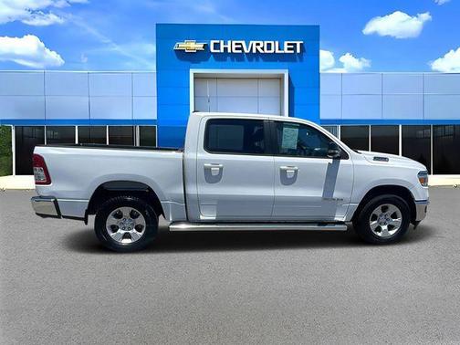 Bright White Clearcoat 2022 RAM 1500 Big Horn/Lone Star