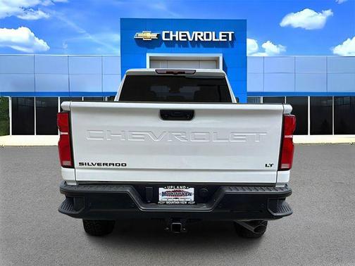 Summit White 2026 Chevrolet Silverado 2500 LT