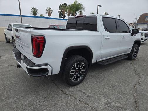 Summit White 2024 GMC Sierra 1500 AT4