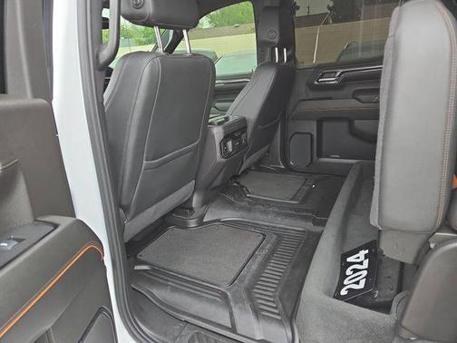 Summit White 2024 GMC Sierra 1500 AT4