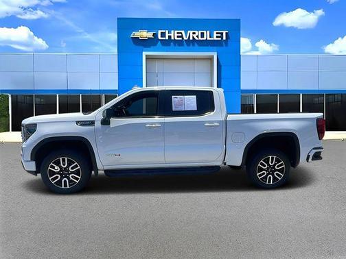 Summit White 2024 GMC Sierra 1500 AT4