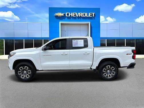 Summit White 2025 Chevrolet Colorado Z71