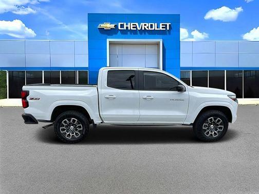 Summit White 2025 Chevrolet Colorado Z71