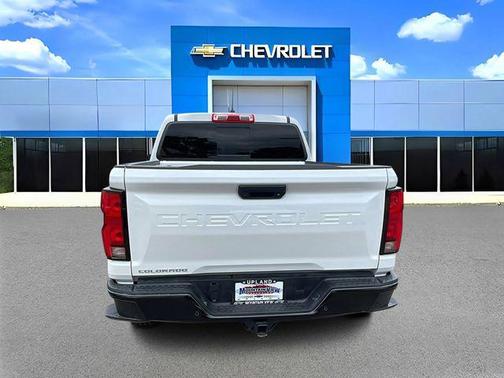 Summit White 2025 Chevrolet Colorado Z71
