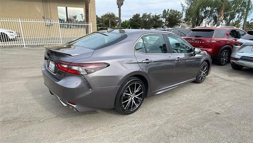 2022 Toyota Camry SE