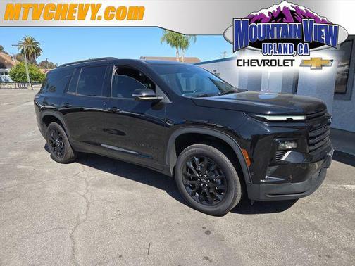 Mosaic Black Metallic 2024 Chevrolet Traverse LT