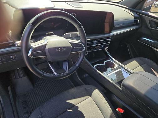 Mosaic Black Metallic 2024 Chevrolet Traverse LT