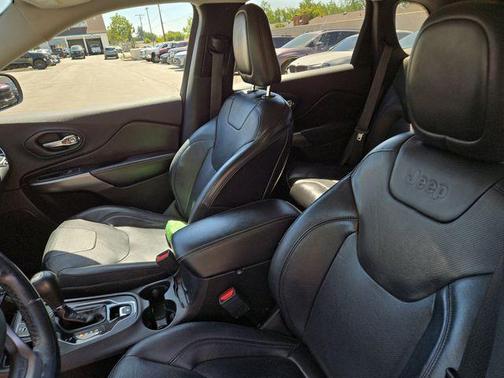 Granite Crystal Metallic Clearcoat 2019 Jeep Cherokee Limited