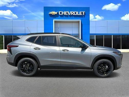 Sterling Gray Metallic 2026 Chevrolet Trax LT