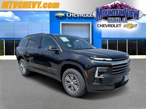 Mosaic Black Metallic 2026 Chevrolet Traverse LT