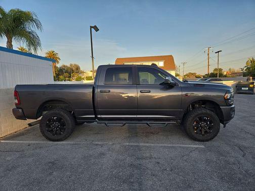 2020 RAM 2500 Big Horn Crew Cab 4x4 6'4' Box