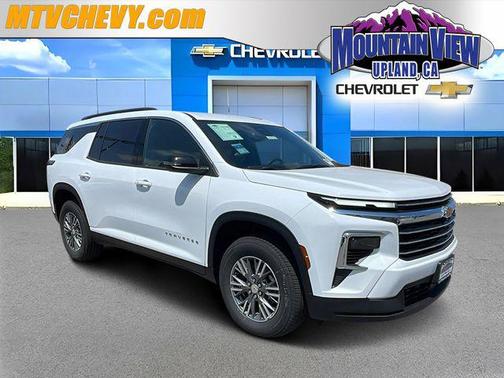 Summit White 2026 Chevrolet Traverse LT
