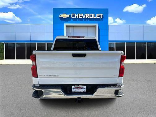 Summit White 2026 Chevrolet Silverado 1500 LT