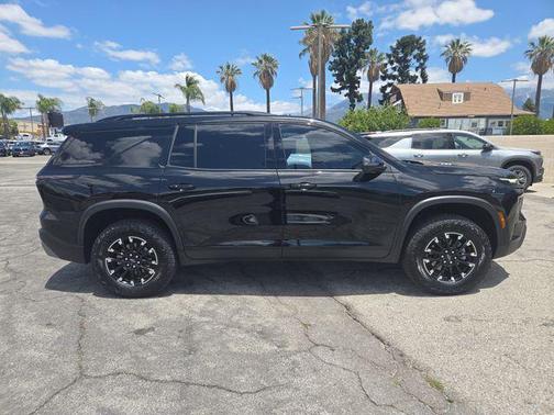 Mosaic Black Metallic 2026 Chevrolet Traverse AWD Z71