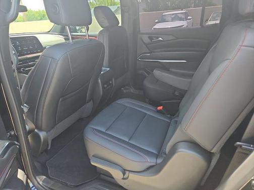Mosaic Black Metallic 2026 Chevrolet Traverse AWD Z71
