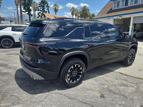 Mosaic Black Metallic 2026 Chevrolet Traverse AWD Z71