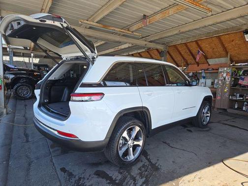 2023 Jeep Grand Cherokee 4xe Base