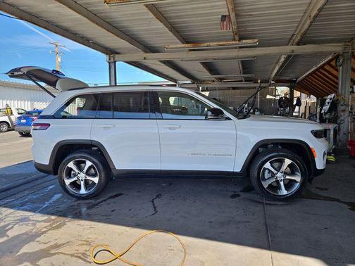 2023 Jeep Grand Cherokee 4xe Base