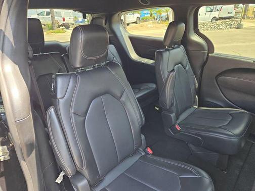 Diamond Black 2025 Chrysler Pacifica L