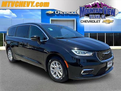 Diamond Black 2025 Chrysler Pacifica L