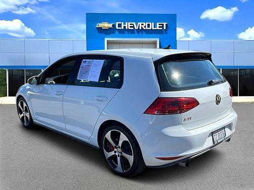 Pure White 2017 Volkswagen Golf GTI 2.0T SE 4-Door