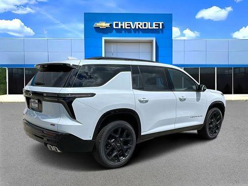 Polar White Tricoat 2026 Chevrolet Traverse RS