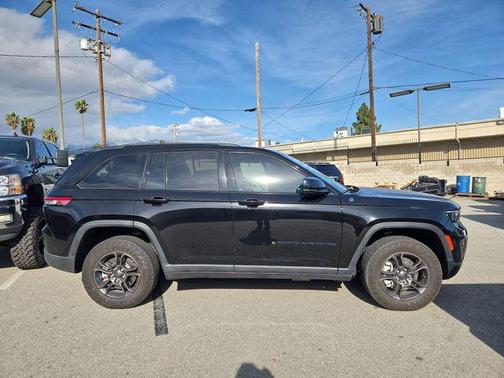 2023 Jeep Grand Cherokee 4xe Trailhawk Carb State Pkg