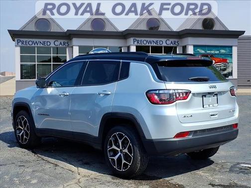 Silver Zynith Metallic Clearcoat 2025 Jeep Compass Limited