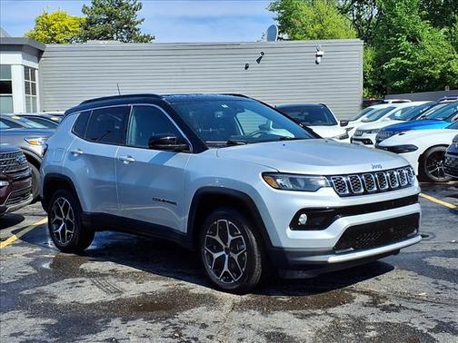 Silver Zynith Metallic Clearcoat 2025 Jeep Compass Limited