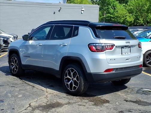 Silver Zynith Metallic Clearcoat 2025 Jeep Compass Limited