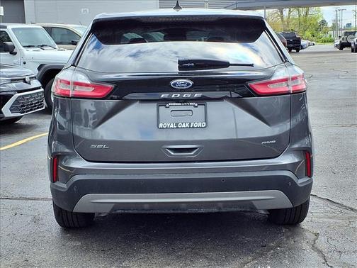 Carbonized Gray Metallic 2023 Ford Edge SEL